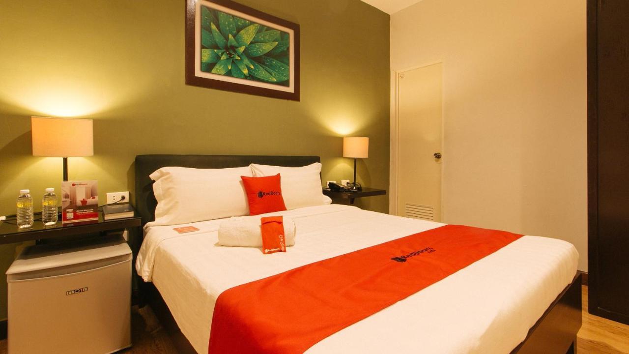 Reddoorz @ Gardenview Hotel Gtower Angeles Kültér fotó