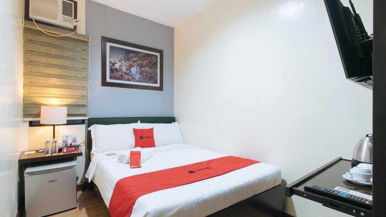 Reddoorz @ Gardenview Hotel Gtower Angeles Kültér fotó