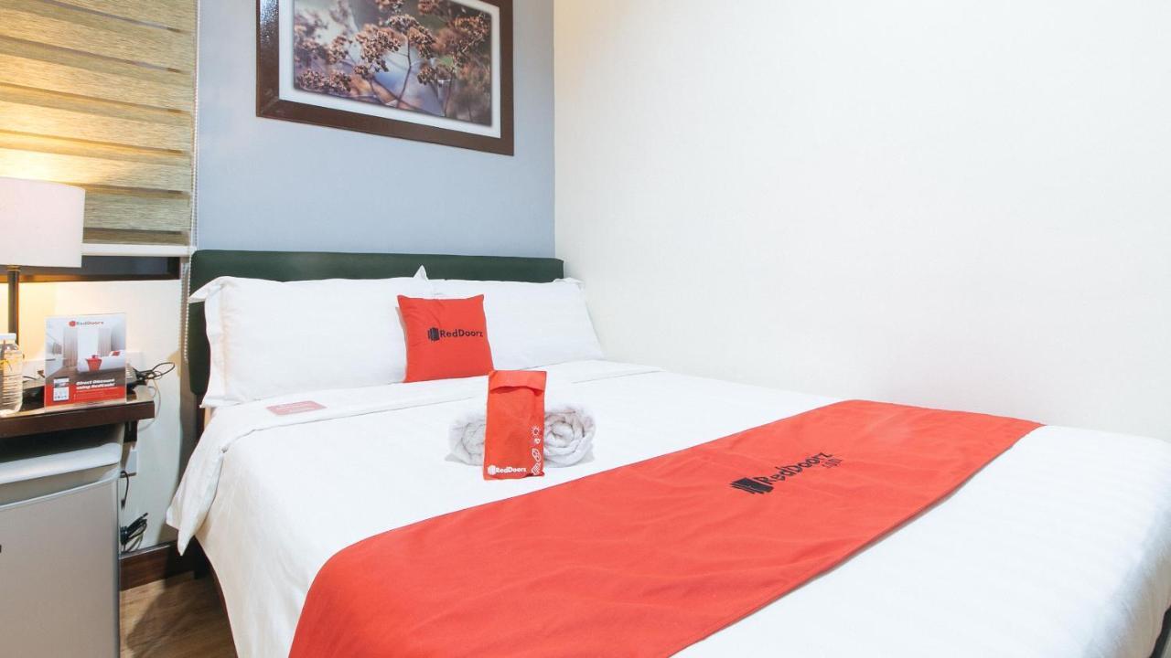 Reddoorz @ Gardenview Hotel Gtower Angeles Kültér fotó