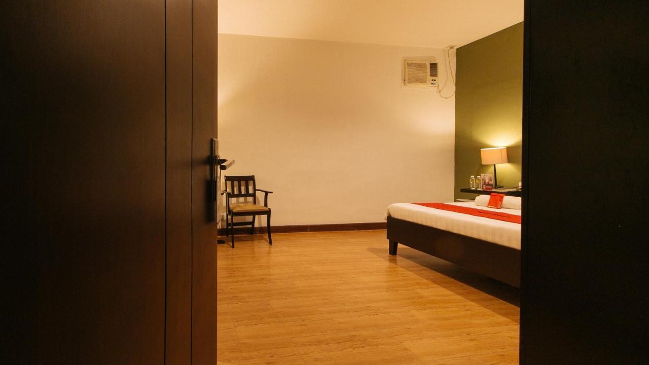 Reddoorz @ Gardenview Hotel Gtower Angeles Kültér fotó