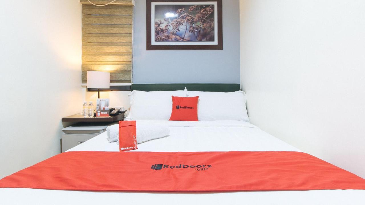 Reddoorz @ Gardenview Hotel Gtower Angeles Kültér fotó