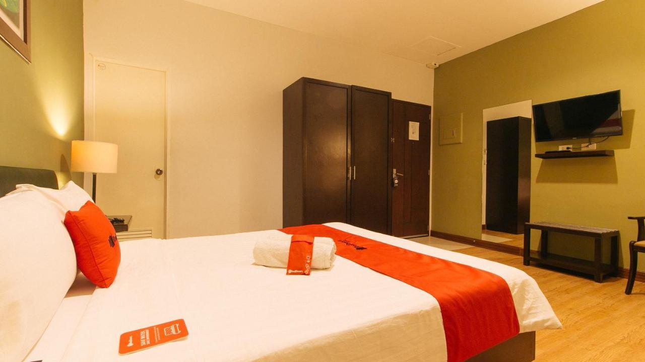 Reddoorz @ Gardenview Hotel Gtower Angeles Kültér fotó