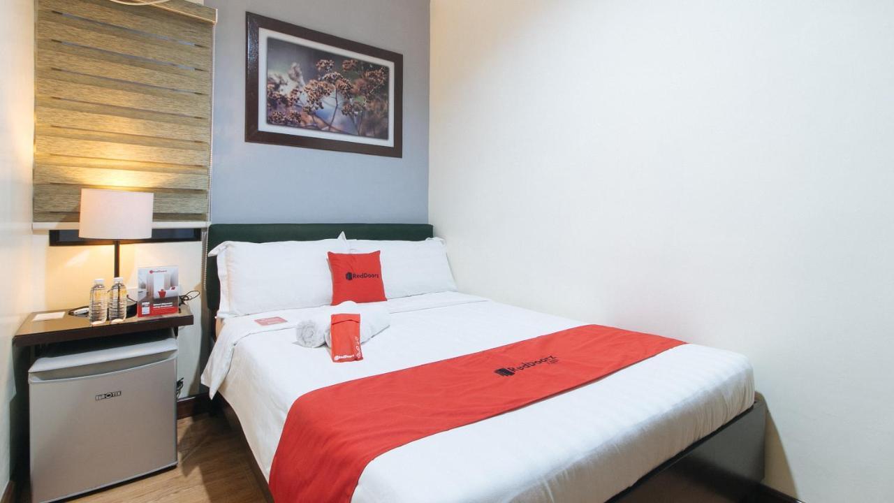 Reddoorz @ Gardenview Hotel Gtower Angeles Kültér fotó
