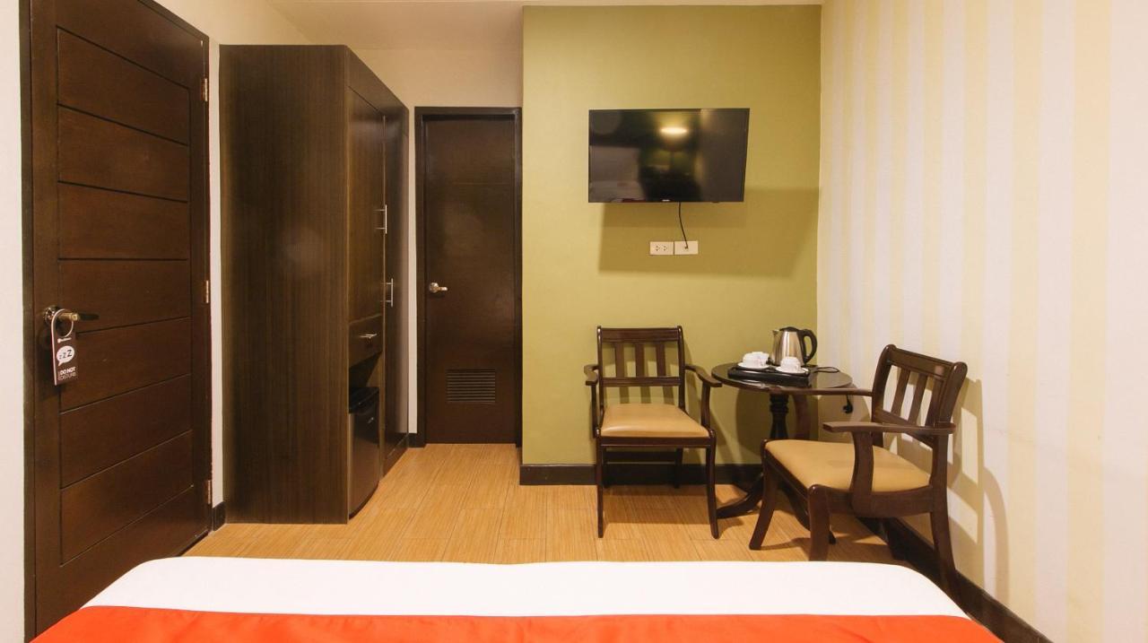 Reddoorz @ Gardenview Hotel Gtower Angeles Kültér fotó